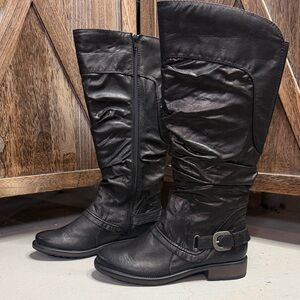 BareTraps Black Heeled Boots